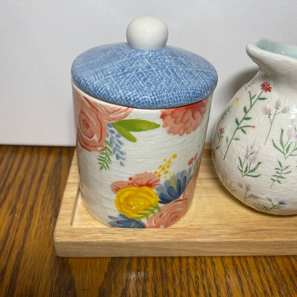 Mud Pie Floral Ceramic Sugar and Creamer set on Wood Tray NWT 2021 - Picture 6 of 12